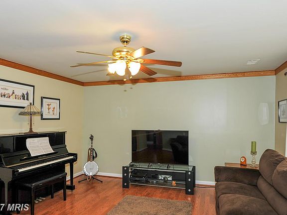 3rd image of 5408 Baychester Ct