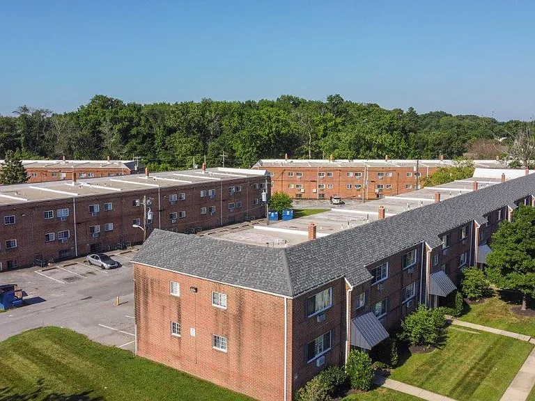Maple Walk Apartments — Photo 42