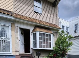 820 N 32nd St, Camden, NJ 08105
