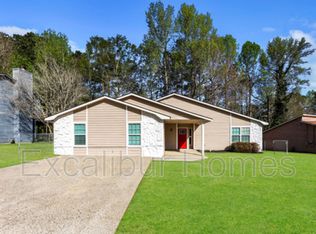 6715 Smoke Ridge Dr, Atlanta, GA 30349