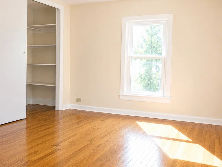 203 Maple St — Photo 8