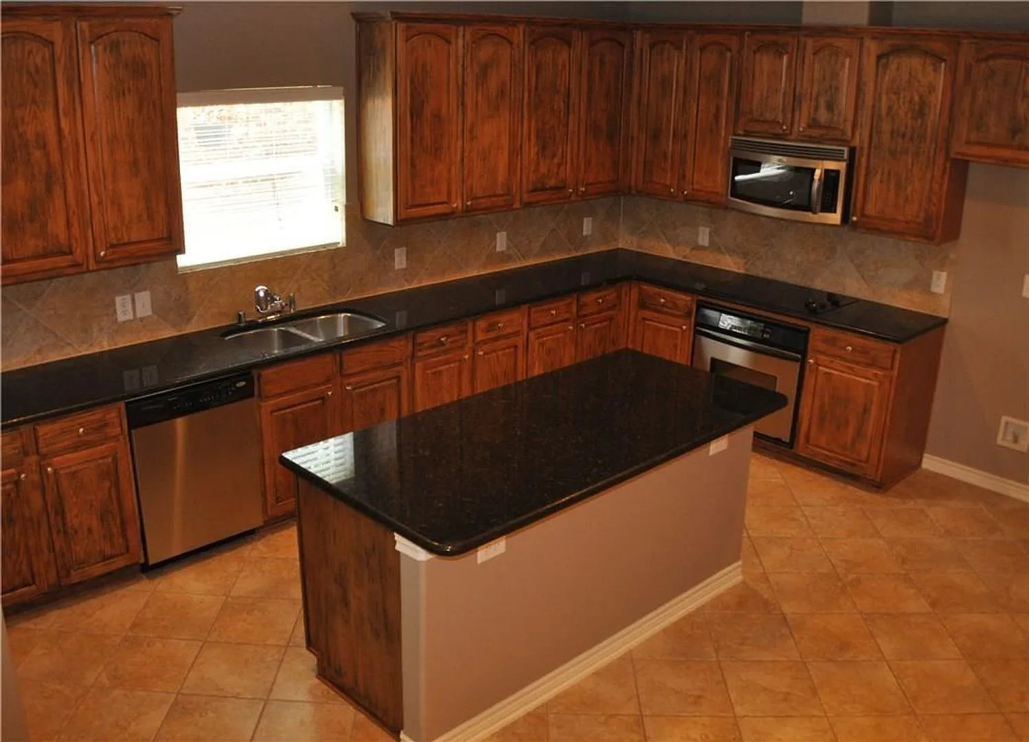 Spacious Frisco Home with 3 Full Baths, Flex Room & Private Balcony — Photo 4