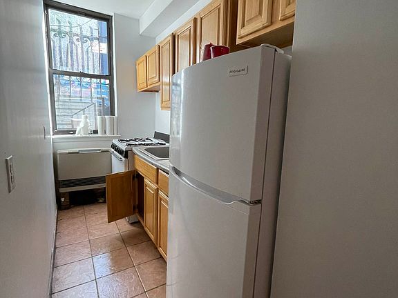 4th image of 279 S 5th St #1B