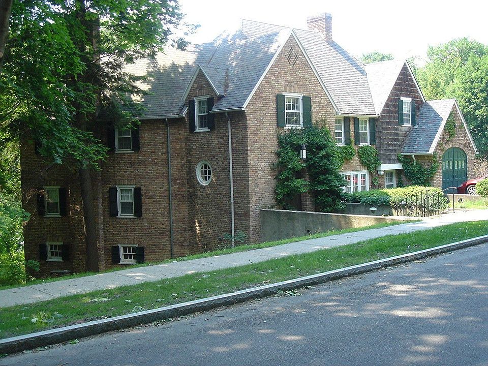 SE elevation Highland Rd.