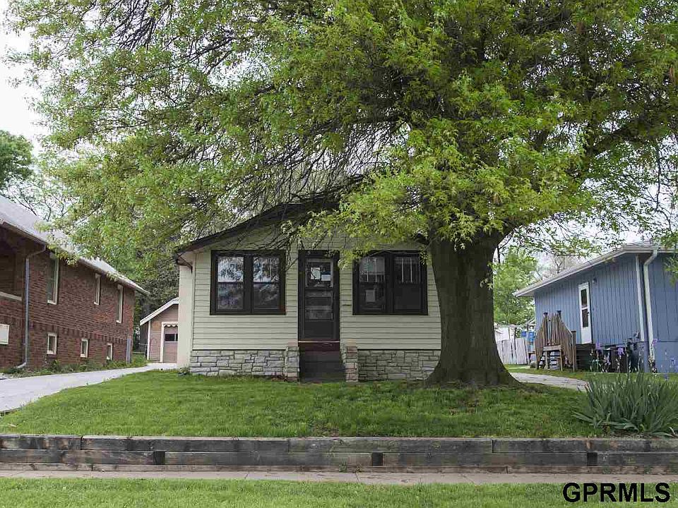 1st image of 6045 S 39th St