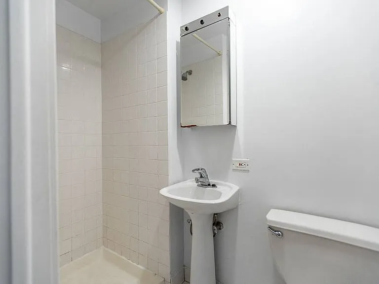 1143 W. Waveland Ave. — Photo 11