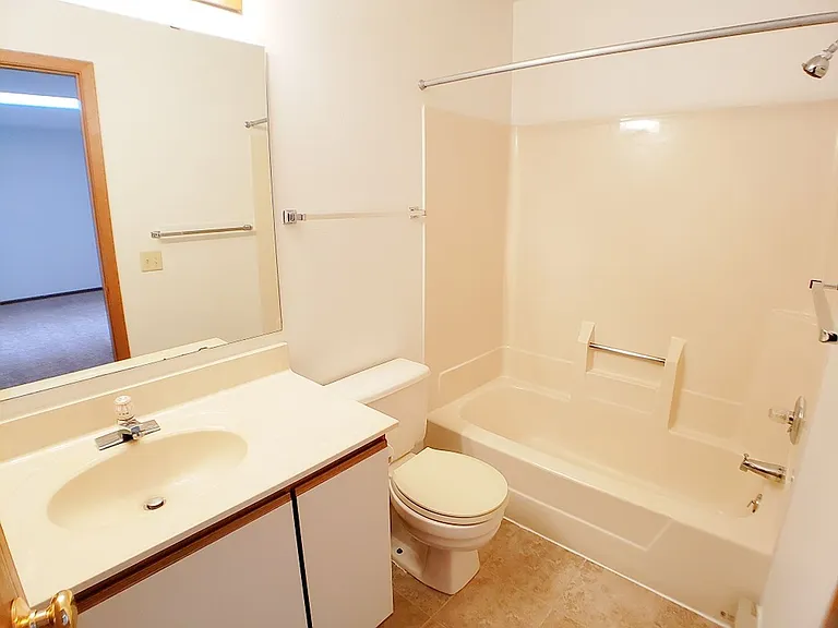 Orchard Village Apartments — Photo 123