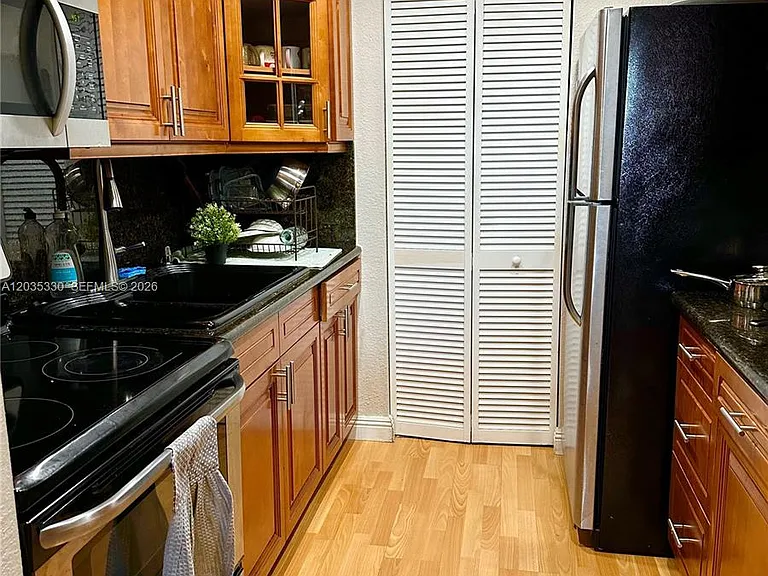 500 NE 2nd St #327 — Photo 7