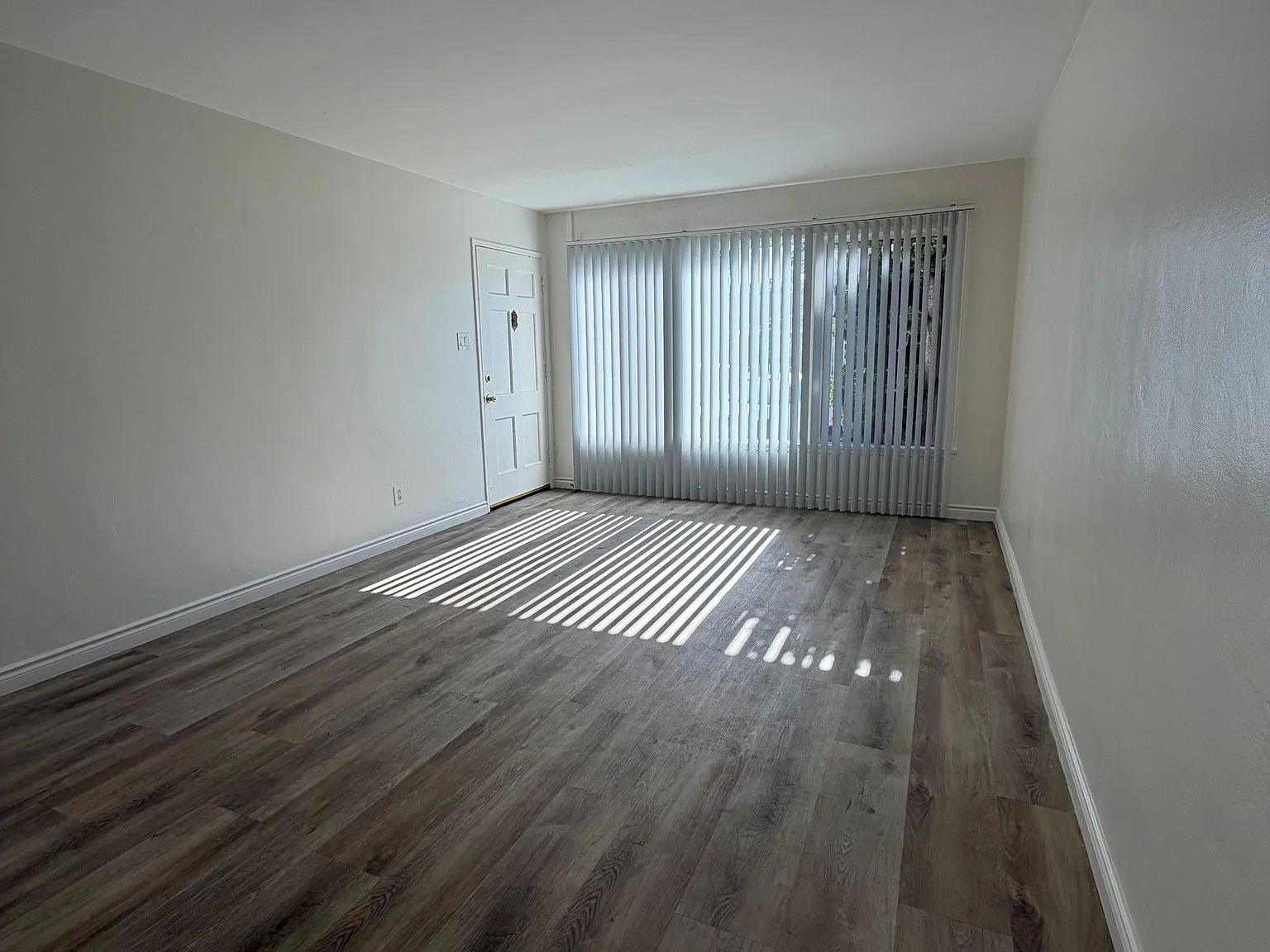 1 bed, $1,985 — Photo 2