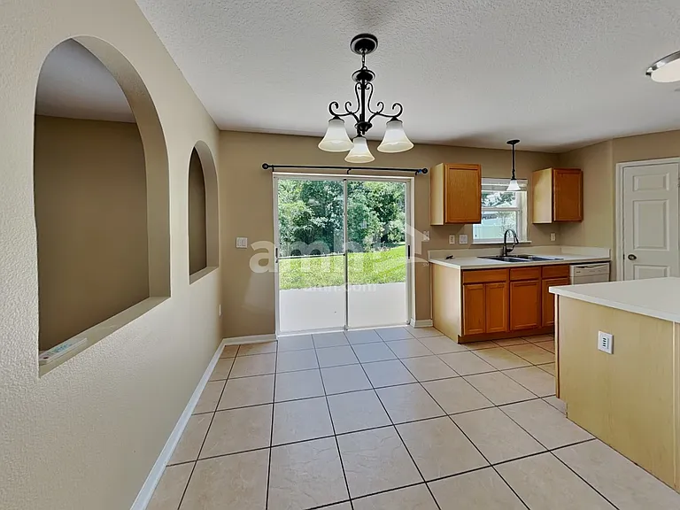 162 Crown Colony Way — Photo 4