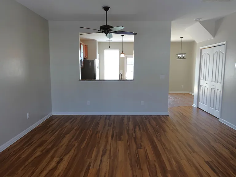 202 Elise Dr #1 — Photo 8