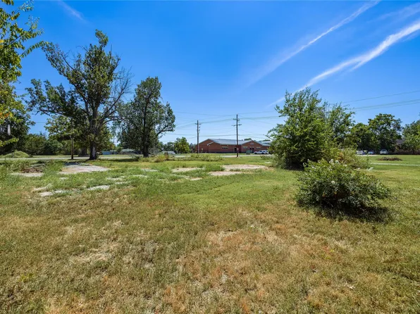 801 N 2nd St, Hugo, OK 74743