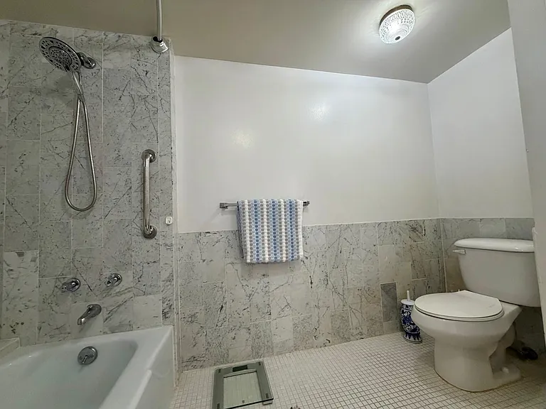 Main bathroom