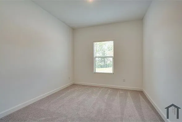 1412 Victoria St — Photo 18