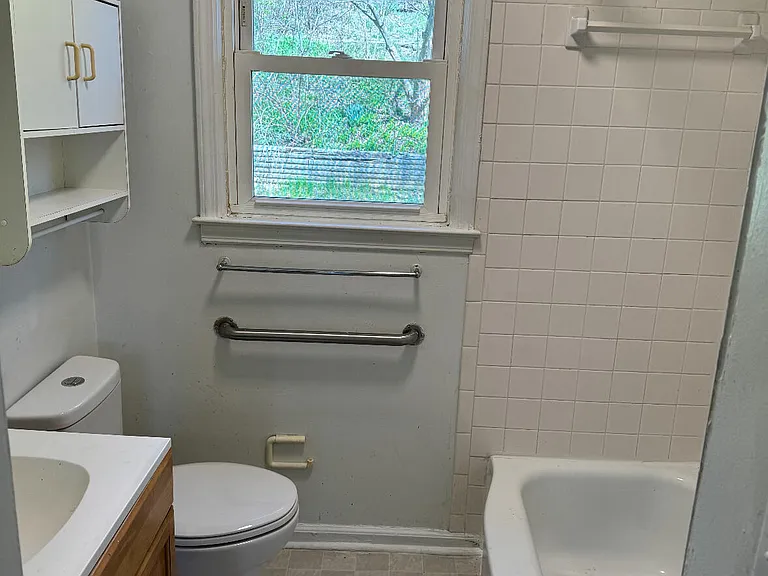 44 Forest Hill Ave NE — Photo 9