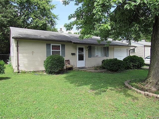 1st image of 32 Saint Columba Dr