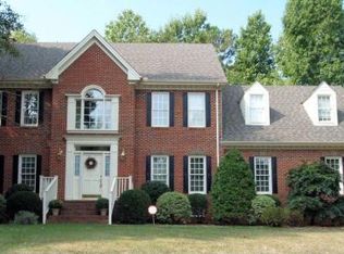 119 Queen Elizabeth Dr, Cary, NC 27513