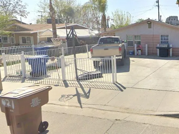 821 Moore St, Bakersfield, CA 93307