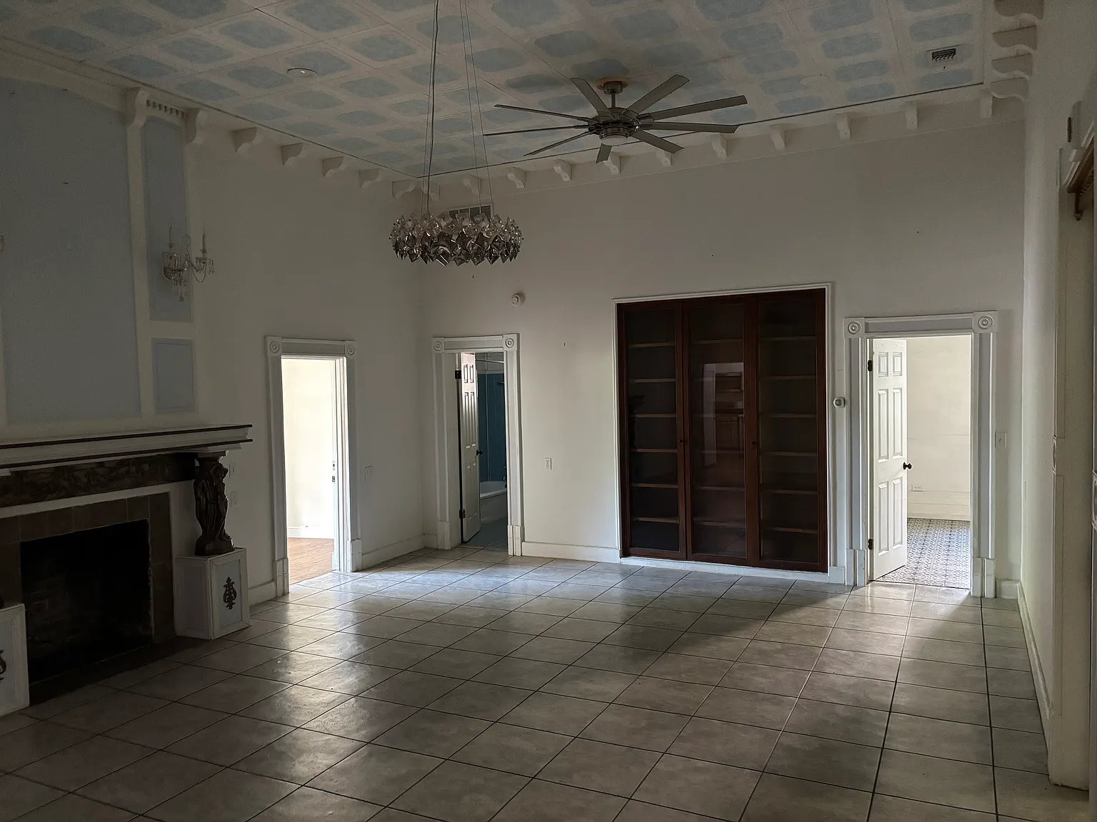 3 bed, 950 sqft, $2,200 — Photo 4