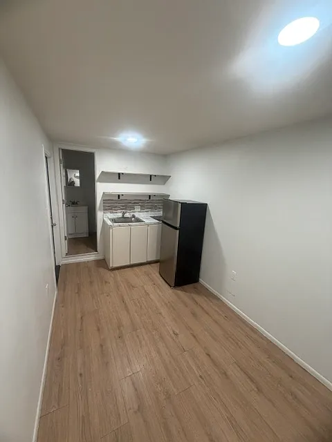 Studio, 200 sqft, $875 — Photo 1