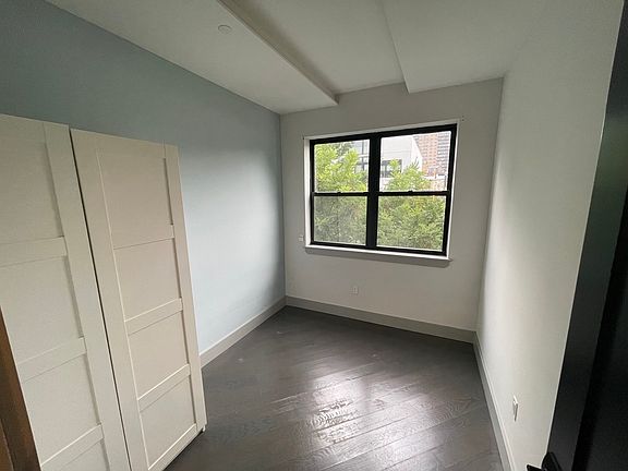 3rd image of 104 Scholes St #3BB
