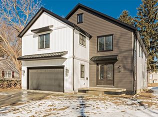 530 Parkside Dr, Bay Village, OH