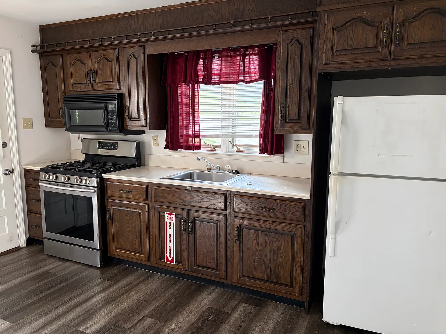 2 bed, 1100 sqft, $1,875 — Photo 4