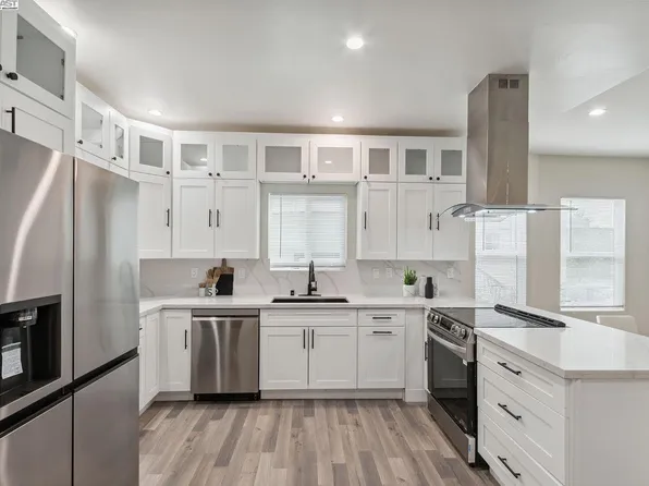 842 E 17th St, Oakland, CA 94606