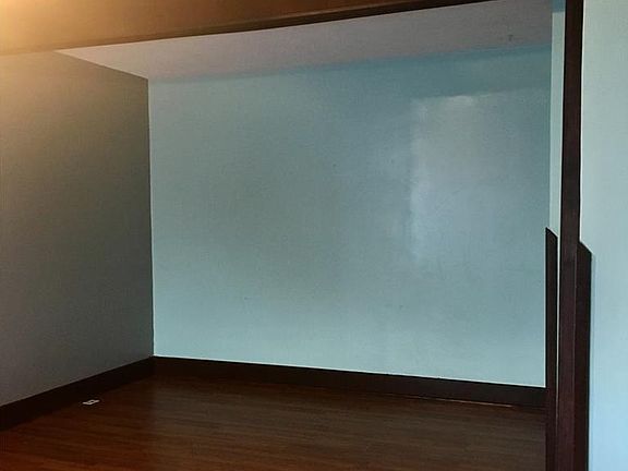 5th image of 606 E Washington St