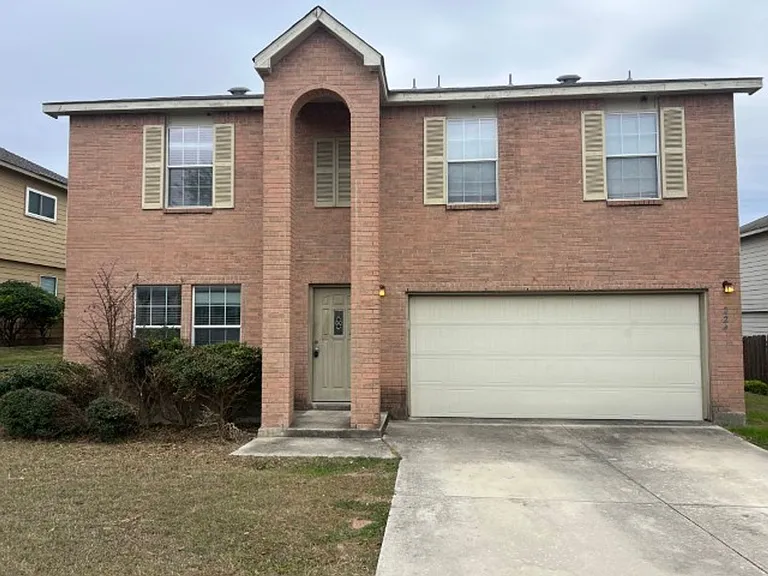 224 Willow Crst — Photo 1