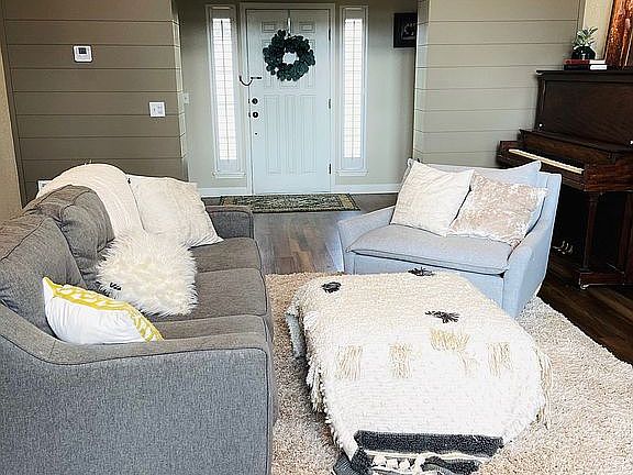 3rd image of 5409 E Hidden Springs Dr
