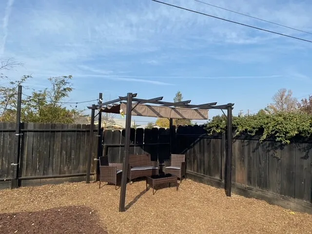 526 N View Ave — Photo 32