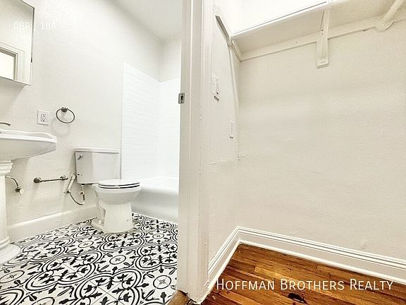 4th image of 247 N Kenmore Ave #G306