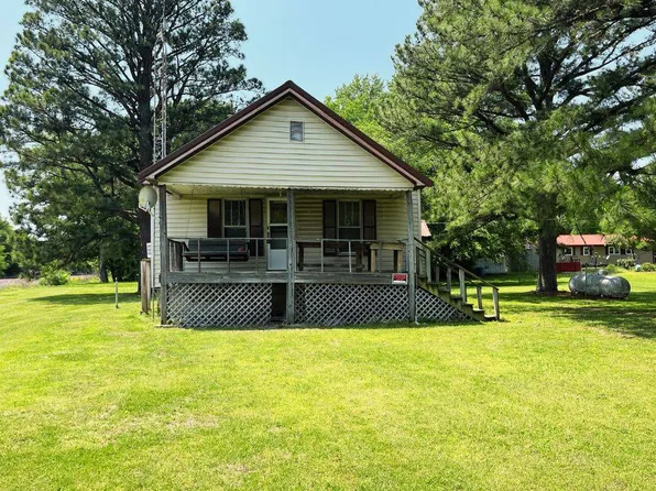 741 County Highway 10, Fairfield, IL 62837