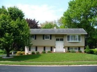 437 Belair Dr, Lancaster, PA 17601