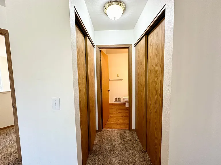 2103 N Yellowstone St — Photo 40
