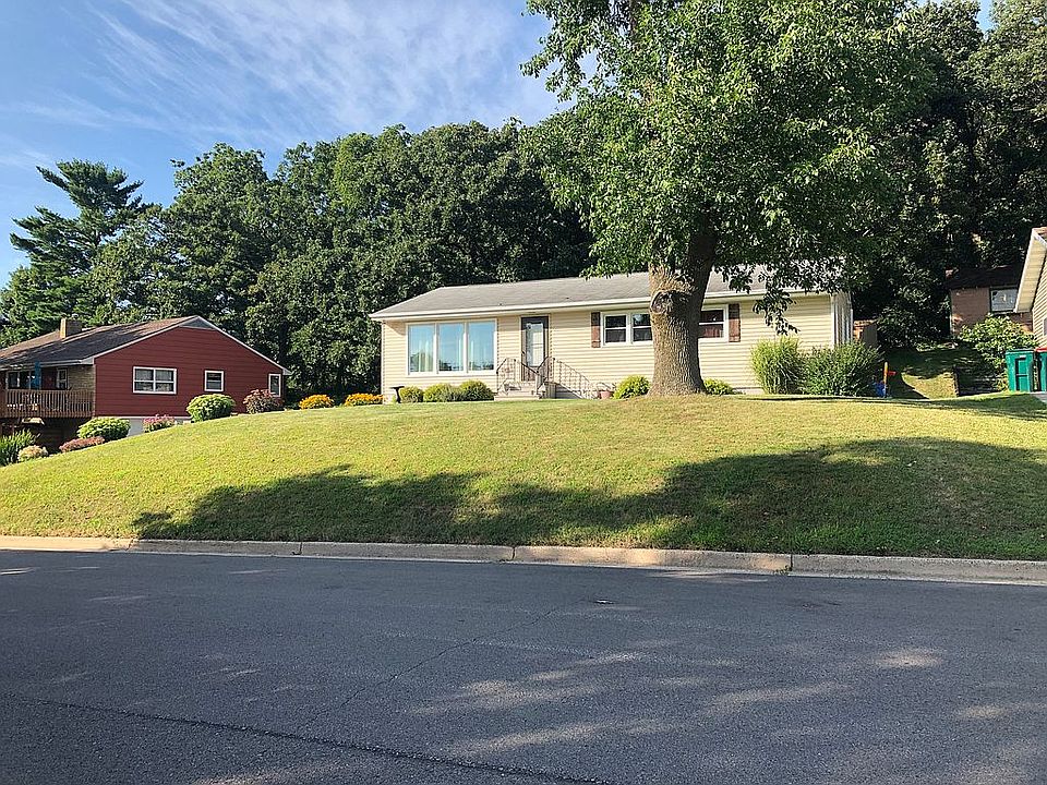 2nd image of 667 Sunset Dr