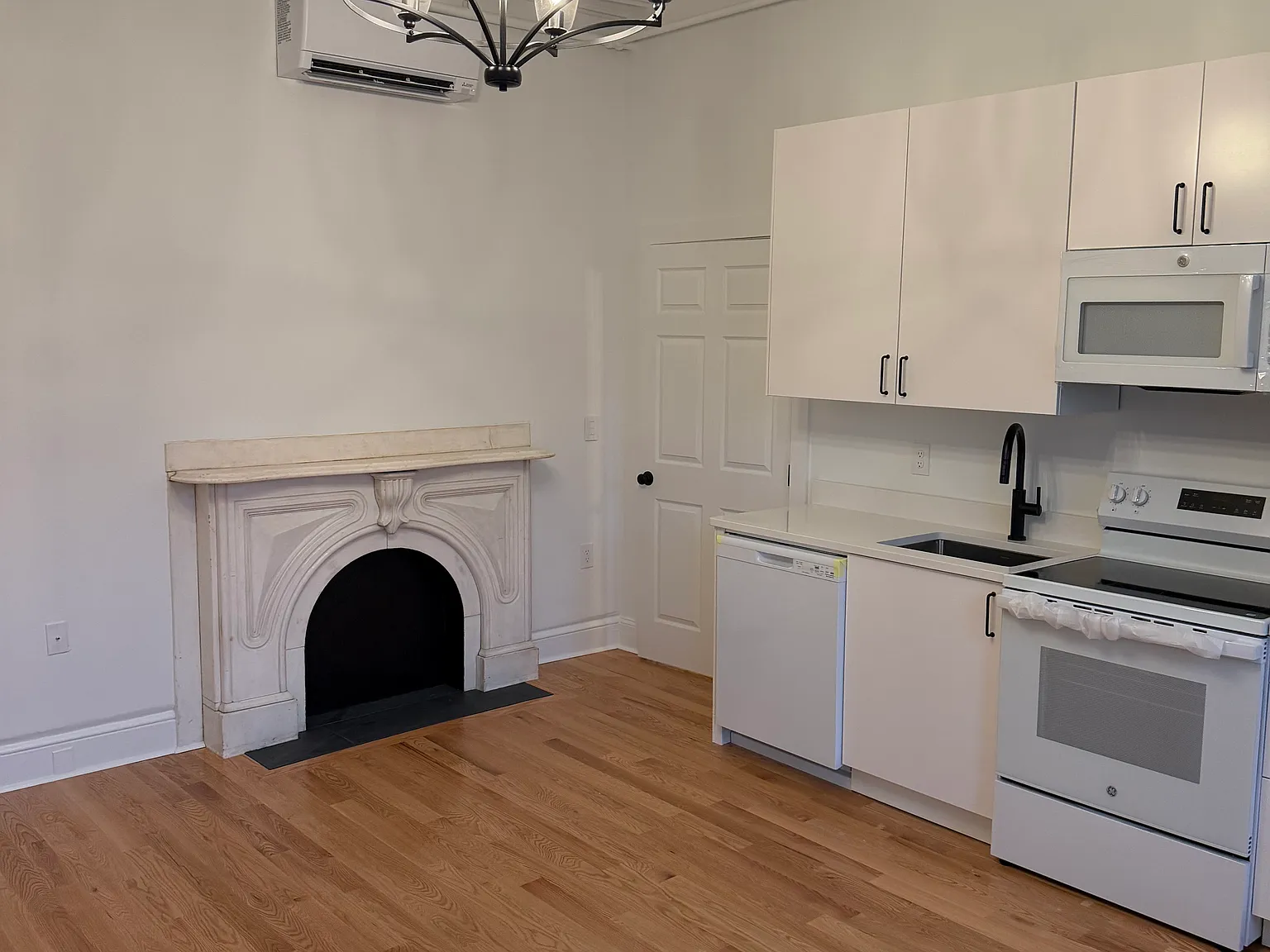 1 bed, $2,200 — Photo 4