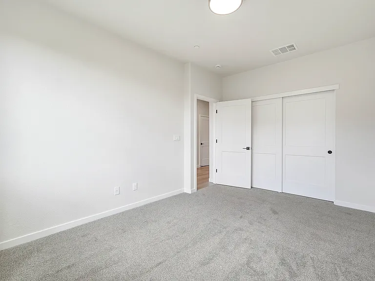 3818 E Commerce Way — Photo 27