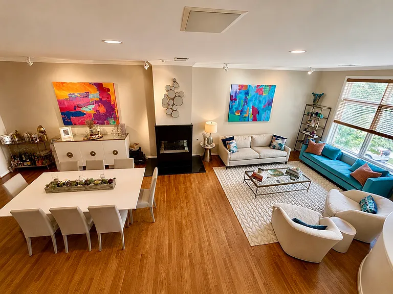 3906 Travis St — Photo 1