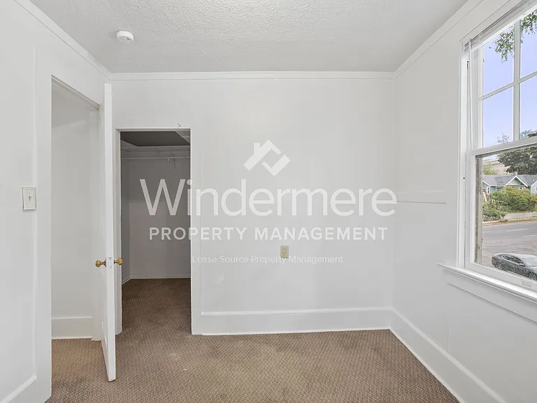 628 S Maple St — Photo 13
