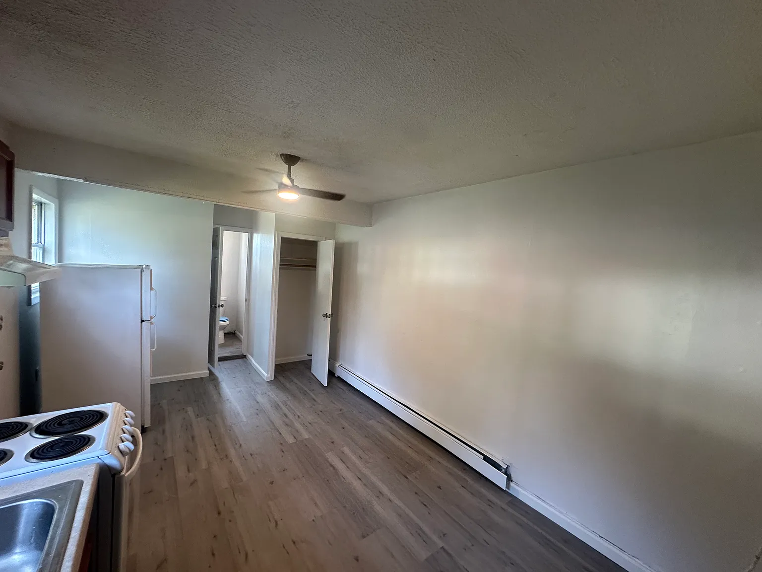 Studio, $1,200 — Photo 4