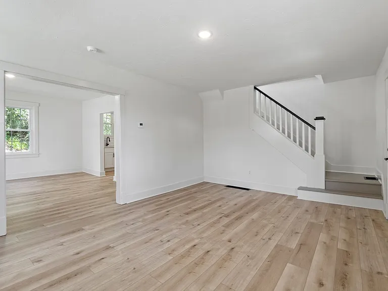 5614 Moore Ave — Photo 6