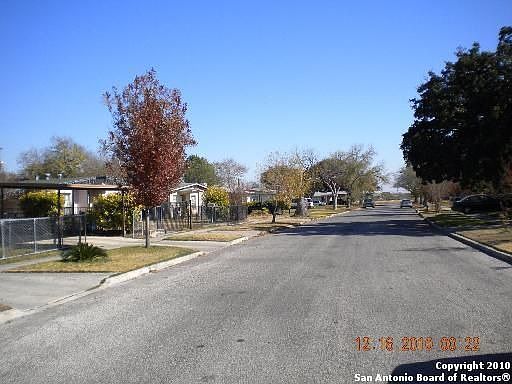 5th image of 411 E Ackard Pl