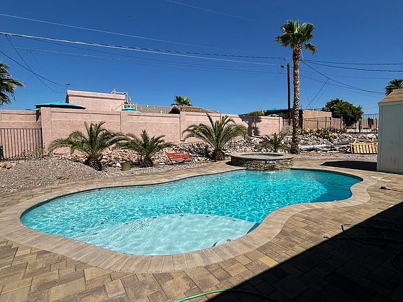 3rd image of 3785 Beachview Dr