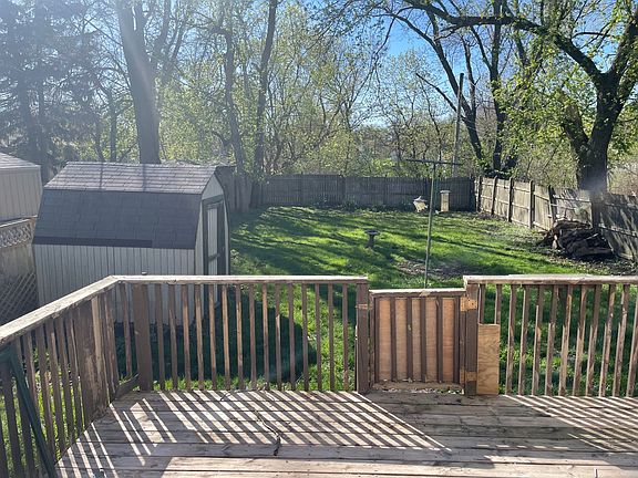 2nd image of 227 W Clarendon Dr