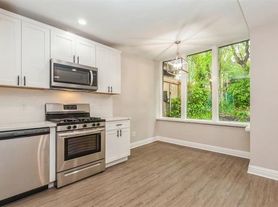 118 Parkview Ave, Weehawken, NJ