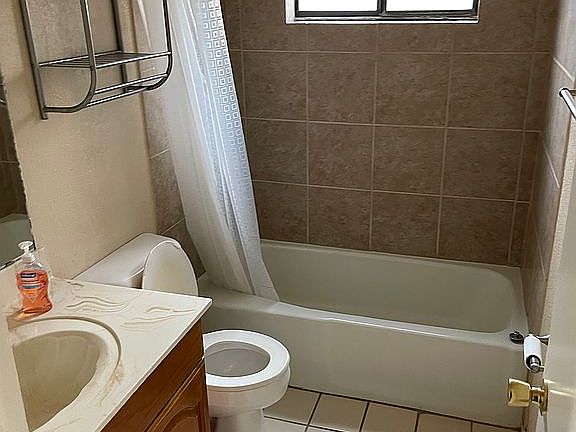 Hall bathroom 