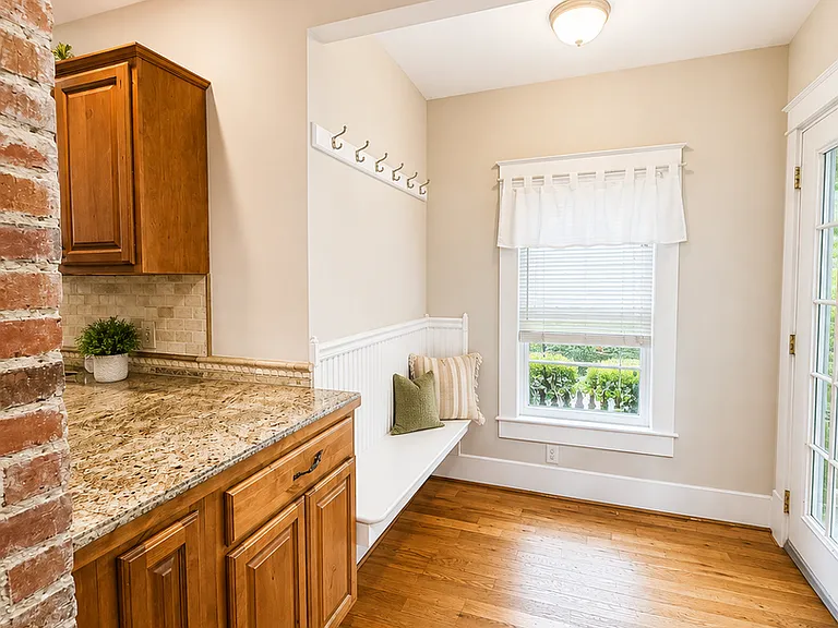 375 E Maine Ave — Photo 14