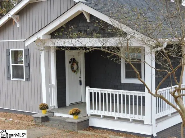 110 Whitney St, Slater, SC 29683